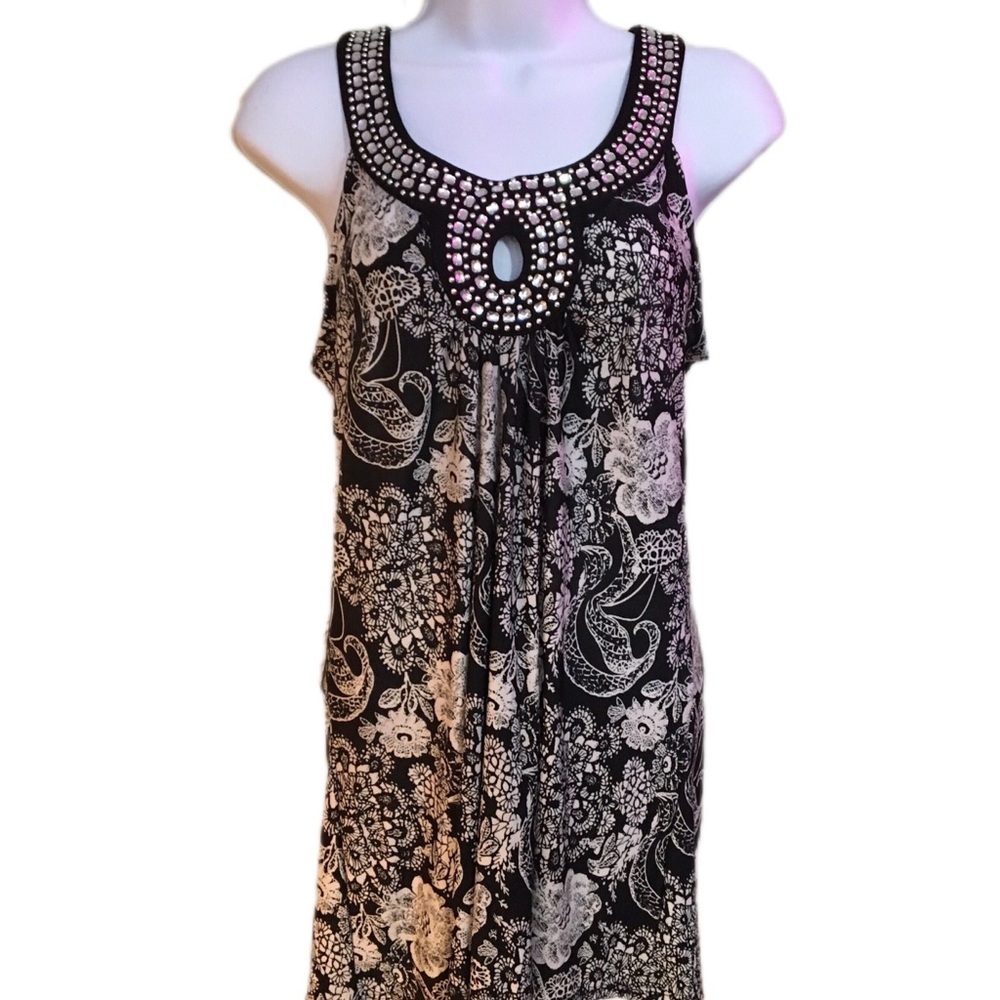 Chic Black and White Embellished Women's Tank Top